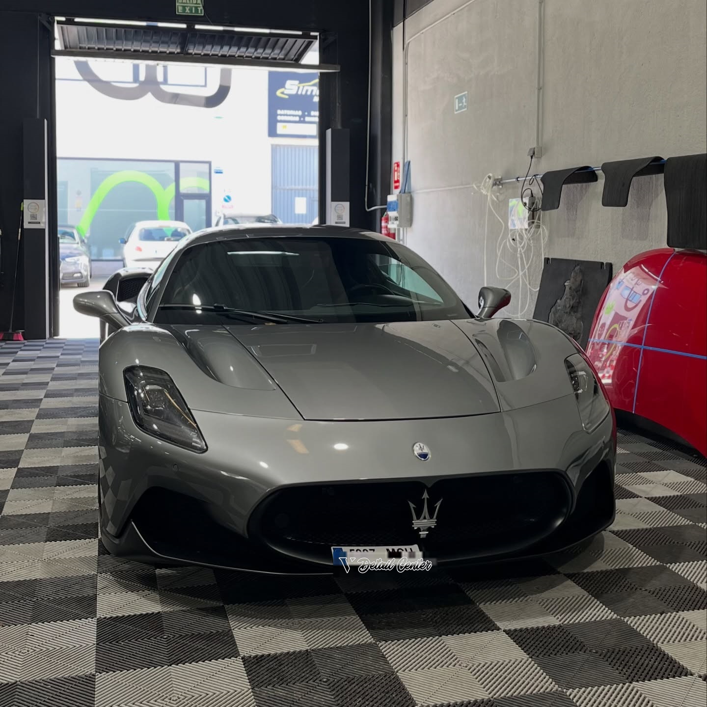 Maserati MC20 acabado en V Detail Center