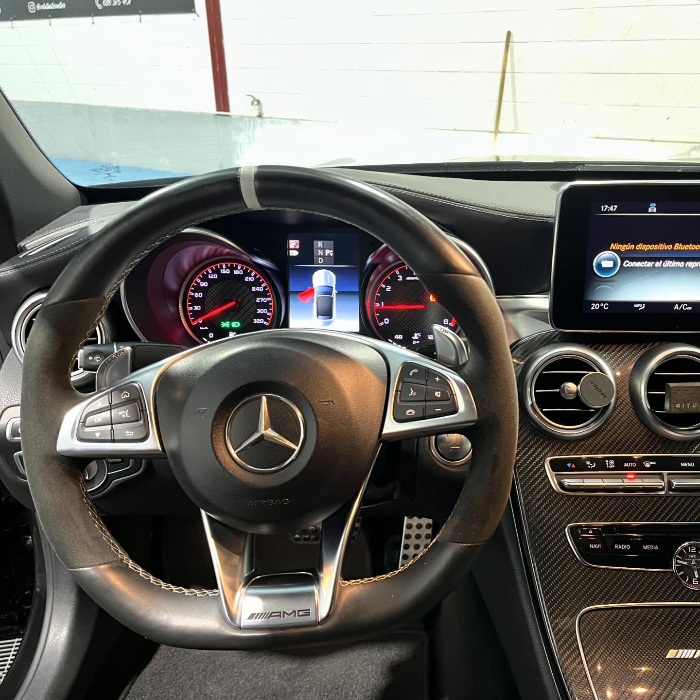Interior cuidado de automóvil